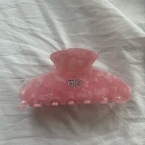 Alo Pink Pearl Hair Claw Clip NWOT